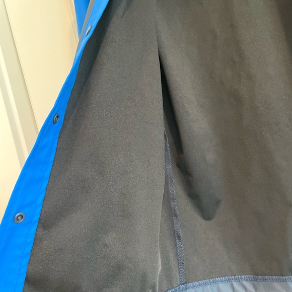 💦 100% Waterproof Jacket - Picture 4 of 8